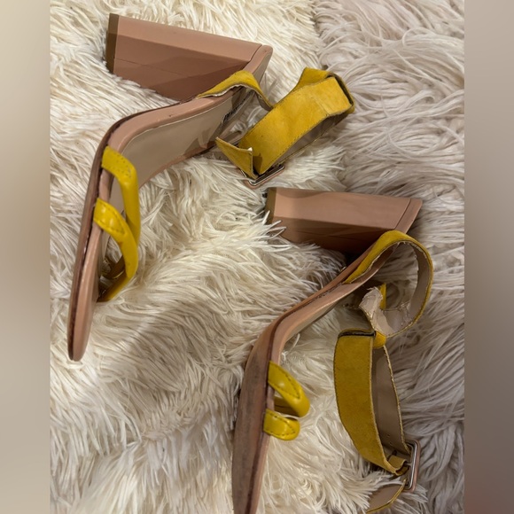 Charles David Yellow Ankle Strap Sandals - Size 7.5 - Picture 4 of 7